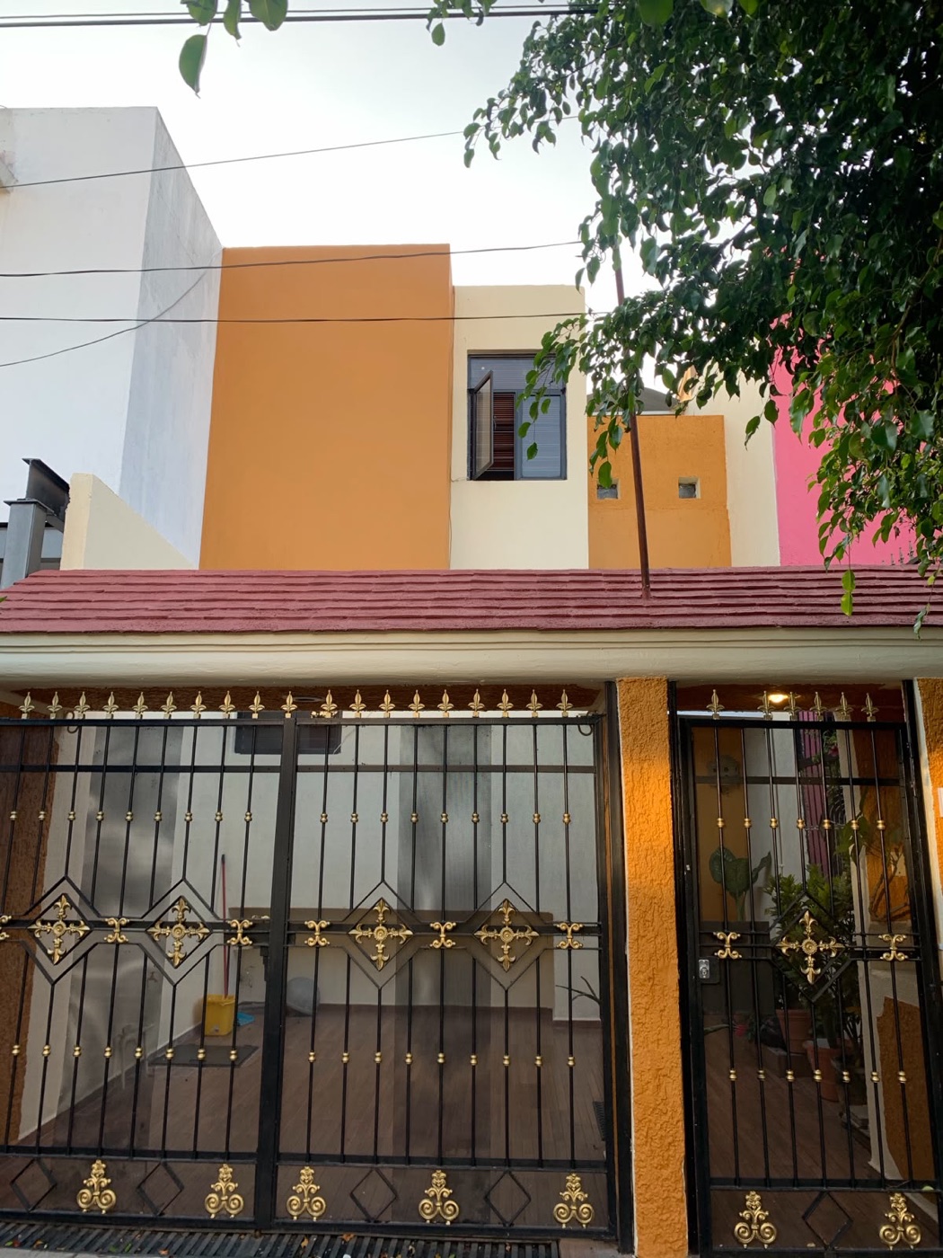 Fachada de la Casa Uruguay en Guadalajara